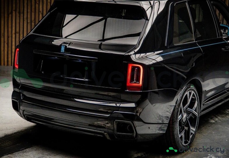 Rolls-Royce Cullinan Черный