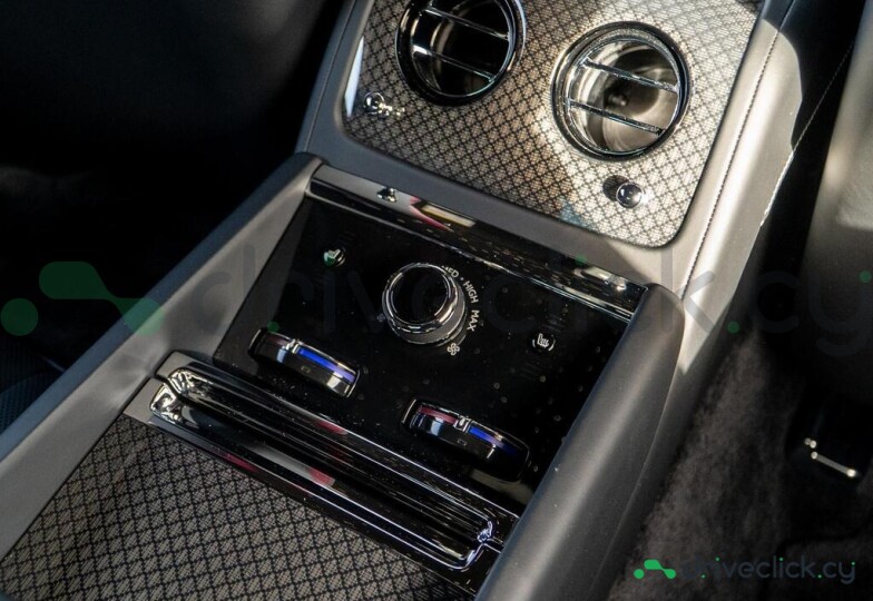 Rolls-Royce Spectre Purple
