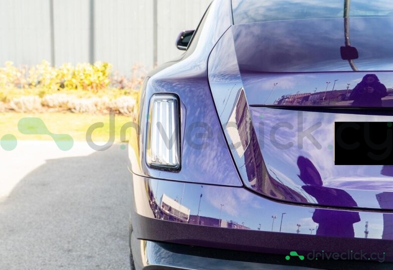 Rolls-Royce Spectre Purple
