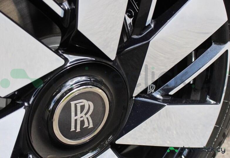 Rolls-Royce Cullinan Black