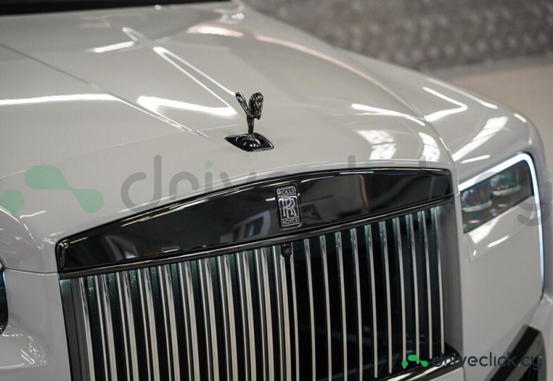Rolls-Royce Cullinan Серый