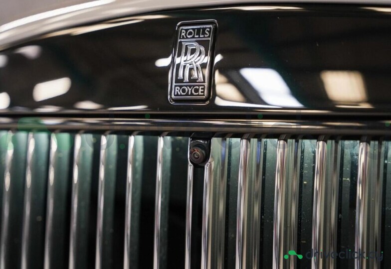 Rolls-Royce Cullinan Серый