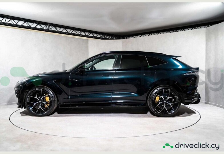 Aston Martin DBX Зеленый