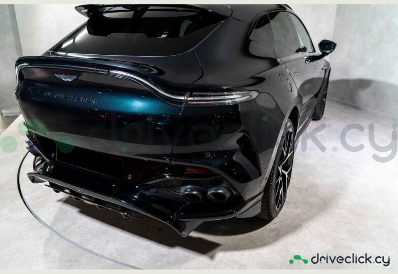 Aston Martin DBX Зеленый