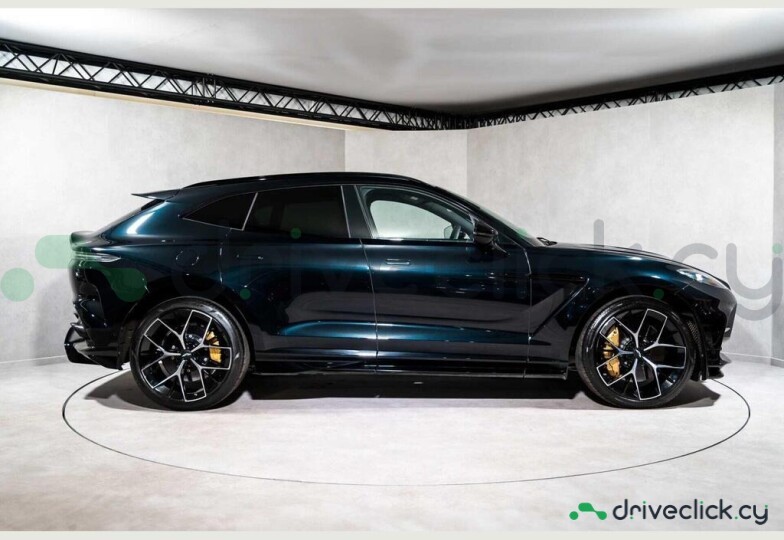 Aston Martin DBX Зеленый