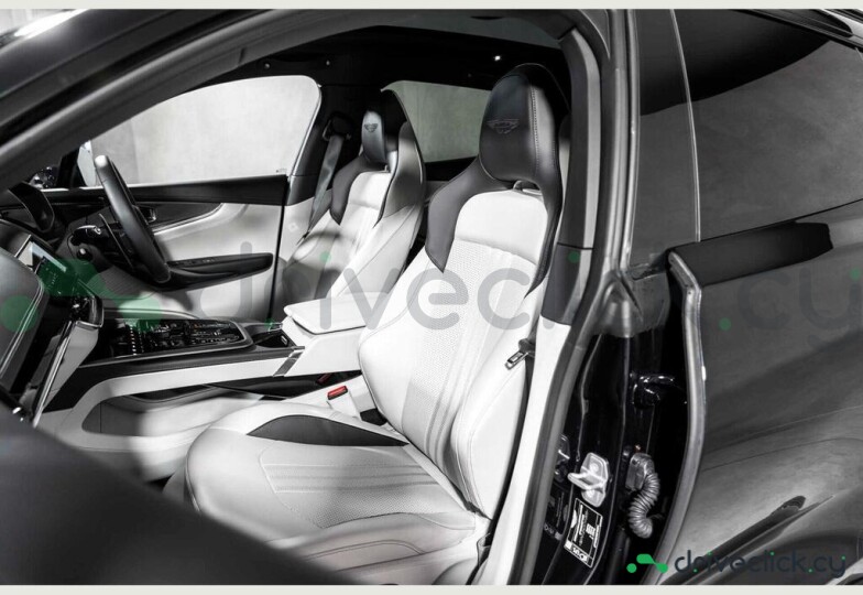 Aston Martin DBX Зеленый