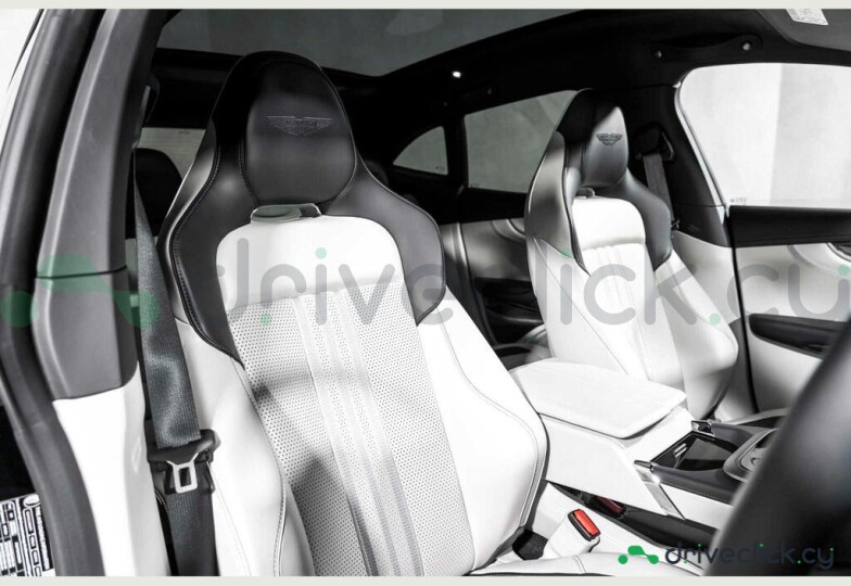Aston Martin DBX Зеленый