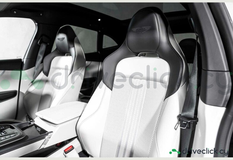 Aston Martin DBX Зеленый