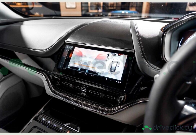 Aston Martin DBX Зеленый