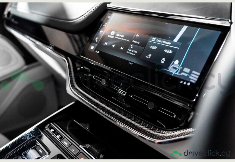 Aston Martin DBX Зеленый