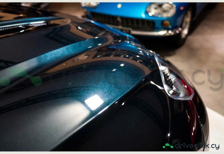 Aston Martin DBX Зеленый