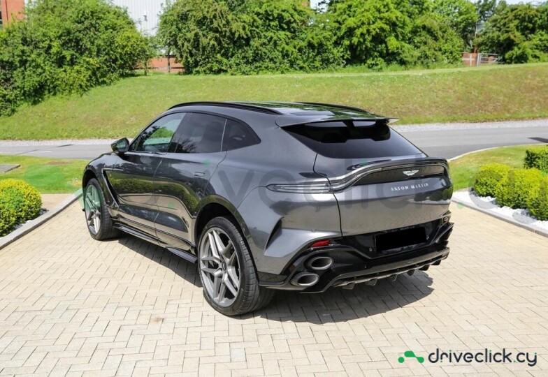 Aston Martin DBX Серый