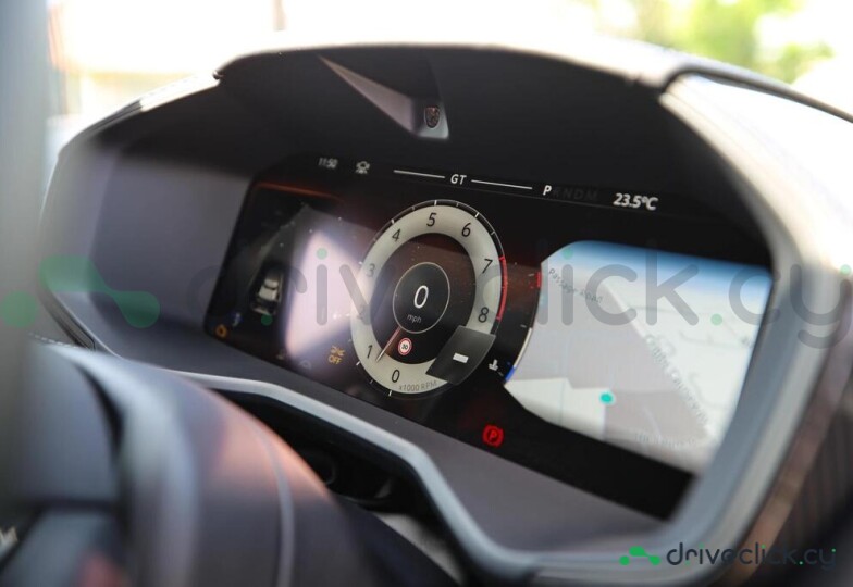 Aston Martin DBX Серый