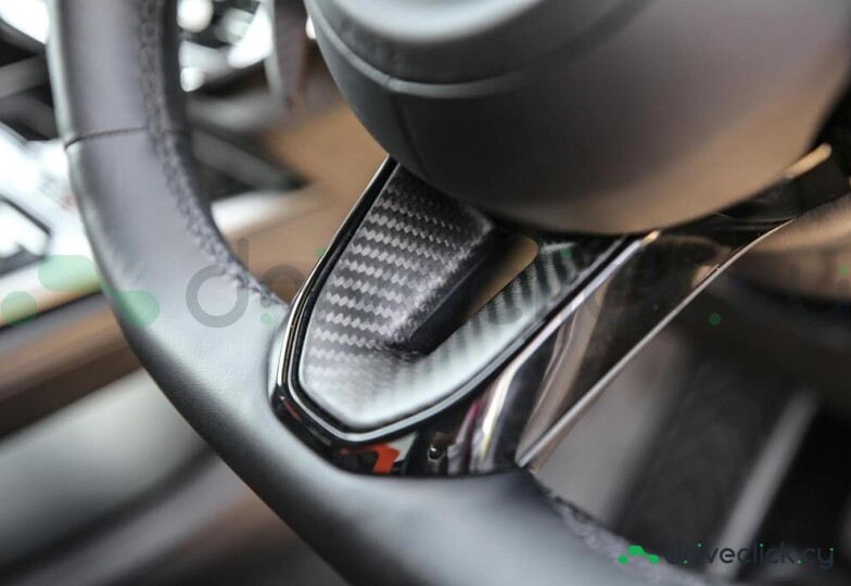 Aston Martin DBX Серый