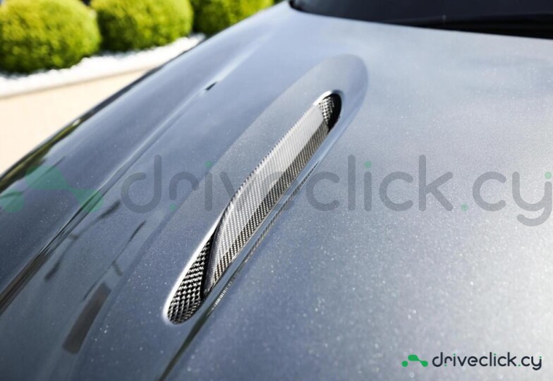 Aston Martin DBX Серый