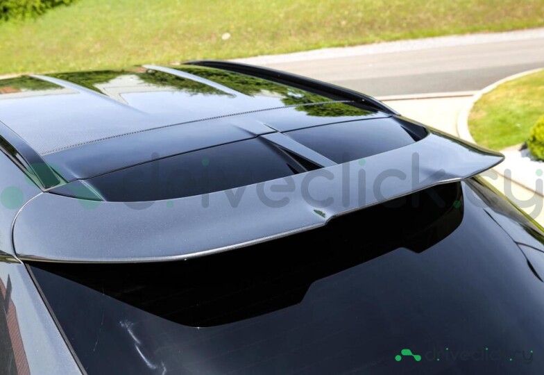 Aston Martin DBX Серый