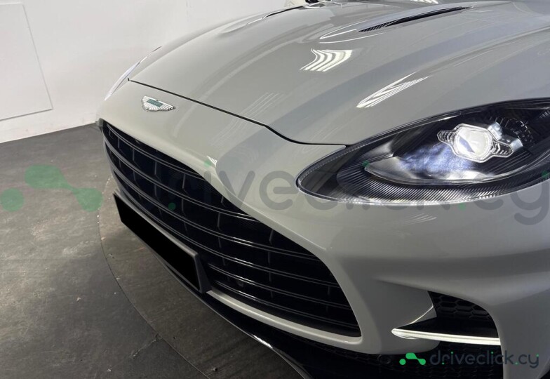 Aston Martin DBX Grey