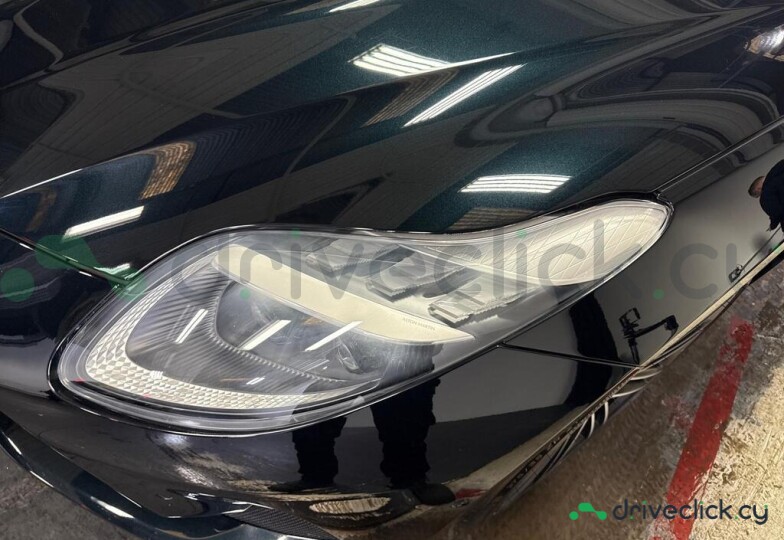 Aston Martin DB12 Black