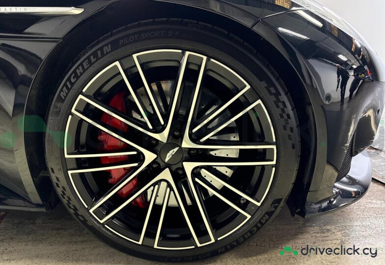 Aston Martin DB12 Black