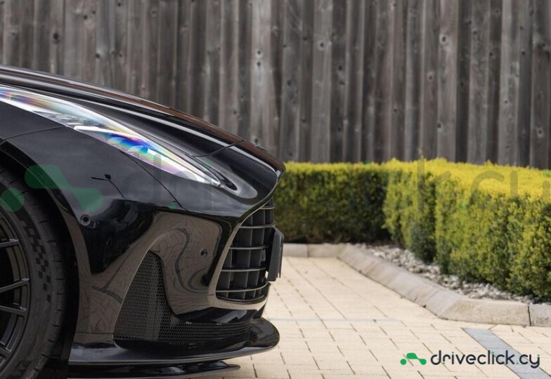 Aston Martin DB12 Black