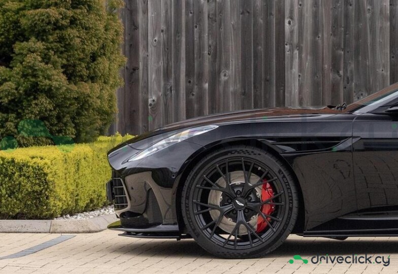 Aston Martin DB12 Black
