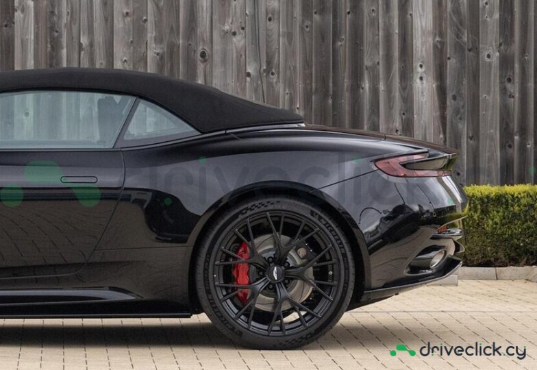 Aston Martin DB12 Black