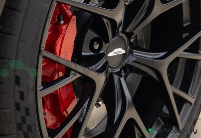Aston Martin DB12 Black