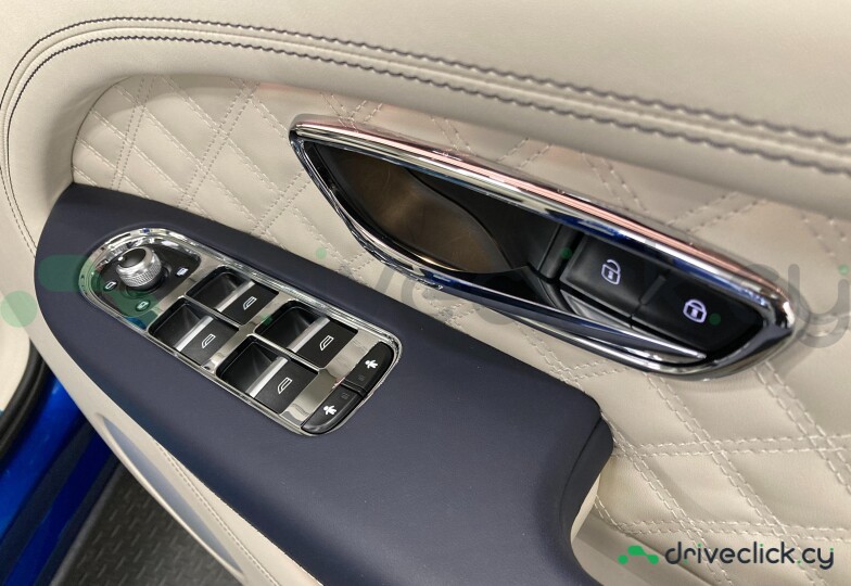 Bentley Bentayga Синий