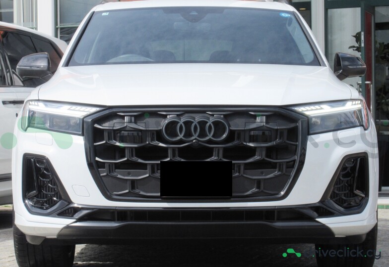 Audi Q7 White