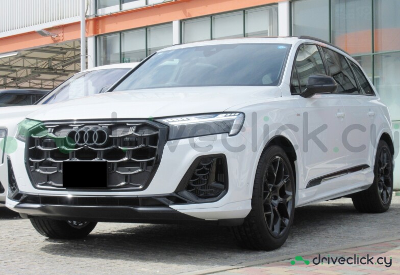Audi Q7 White
