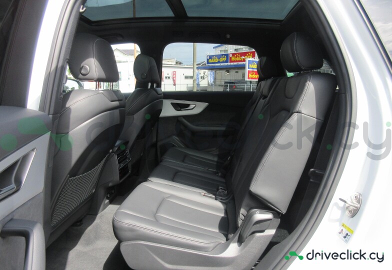 Audi Q7 White