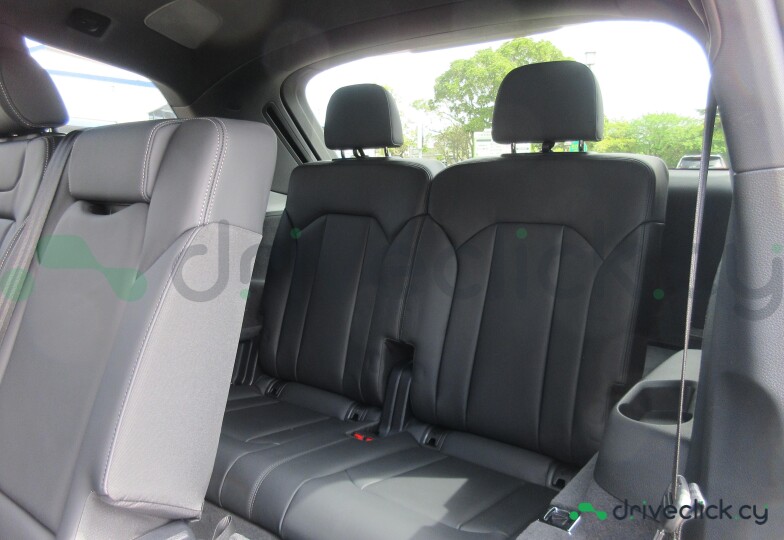 Audi Q7 White
