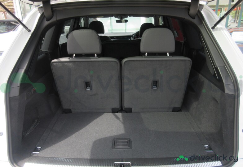 Audi Q7 White