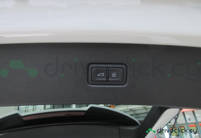 Audi Q7 White