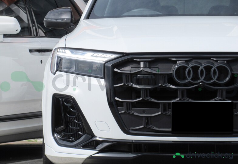 Audi Q7 White