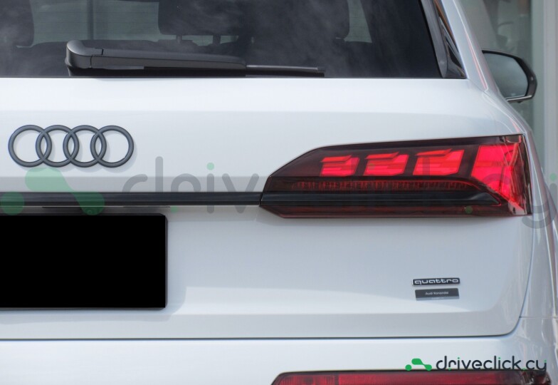 Audi Q7 White