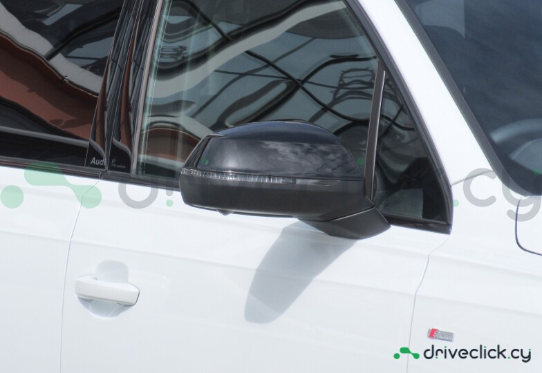 Audi Q7 White