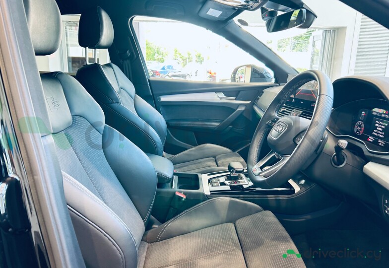 Audi Q5 Sportback Black