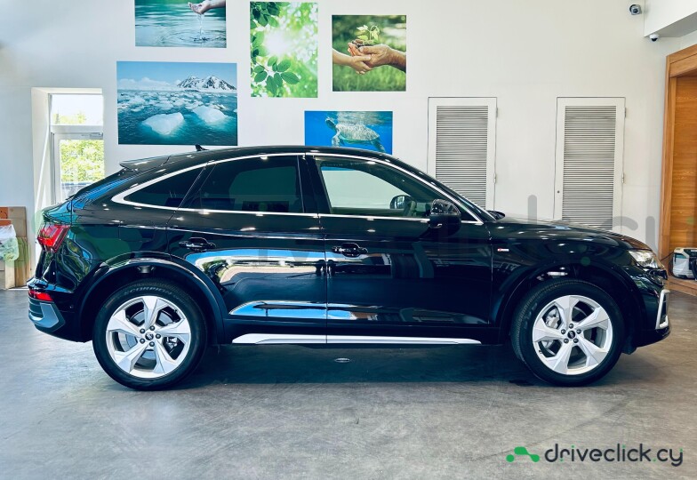 Audi Q5 Sportback Black