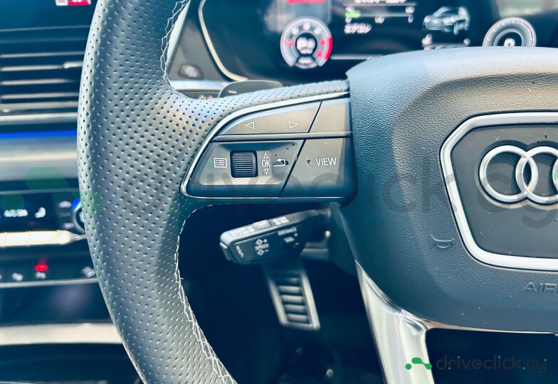 Audi Q5 Sportback Black