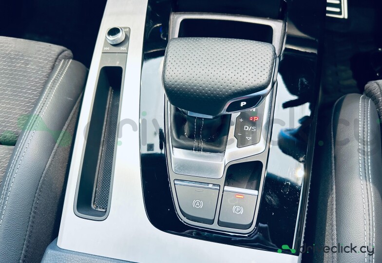 Audi Q5 Sportback Black