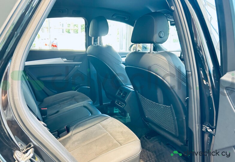 Audi Q5 Sportback Black