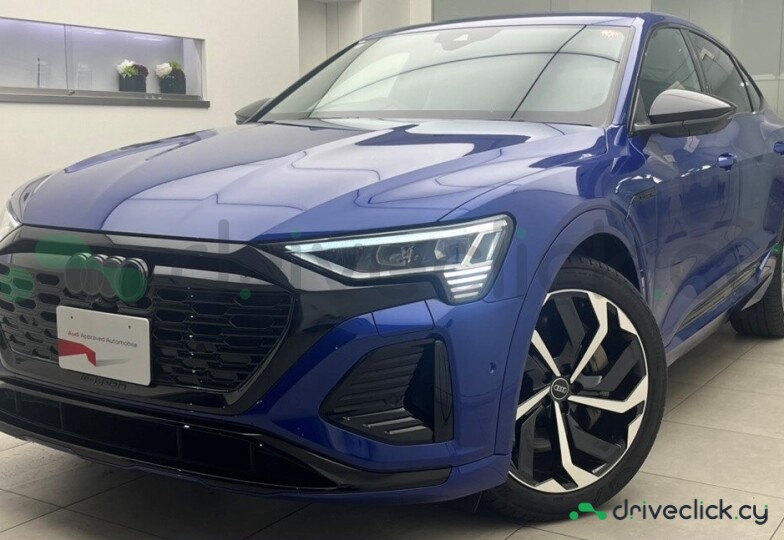 Audi Q8 Sportback e-tron Синий