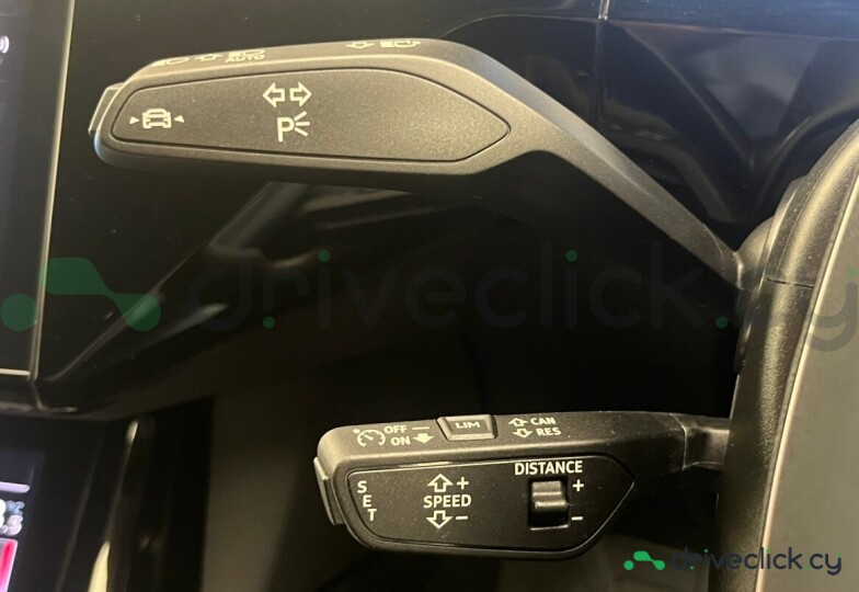 Audi Q8 Sportback e-tron Синий
