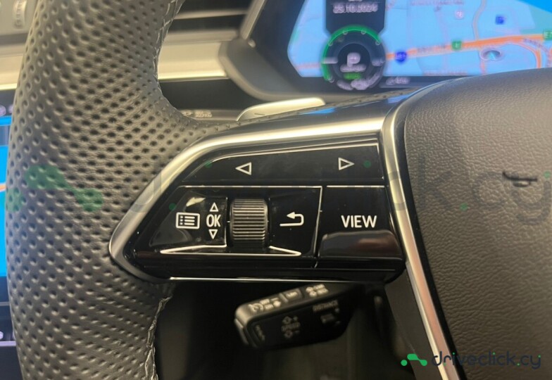 Audi Q8 Sportback e-tron Синий
