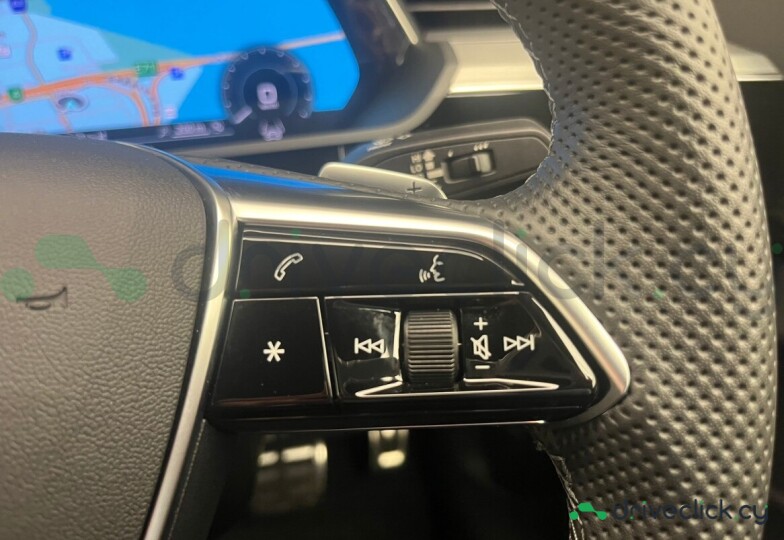 Audi Q8 Sportback e-tron Синий
