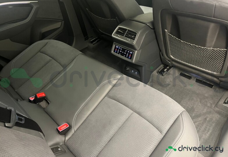 Audi Q8 Sportback e-tron Синий