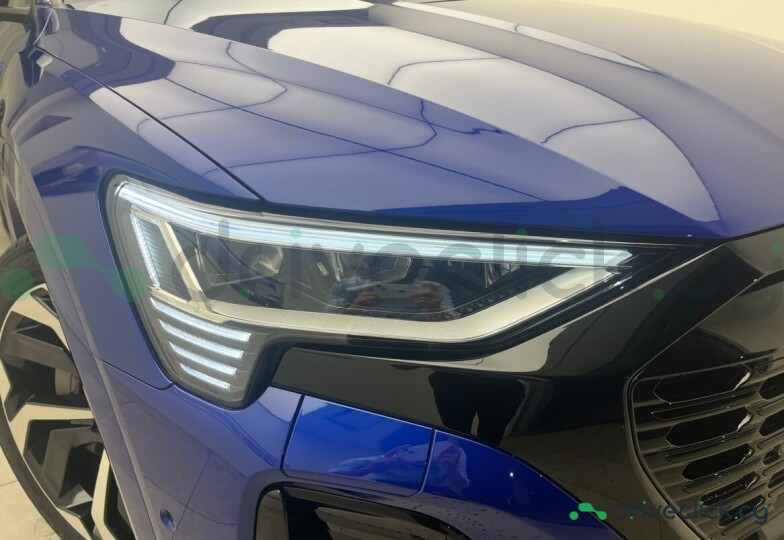 Audi Q8 Sportback e-tron Синий