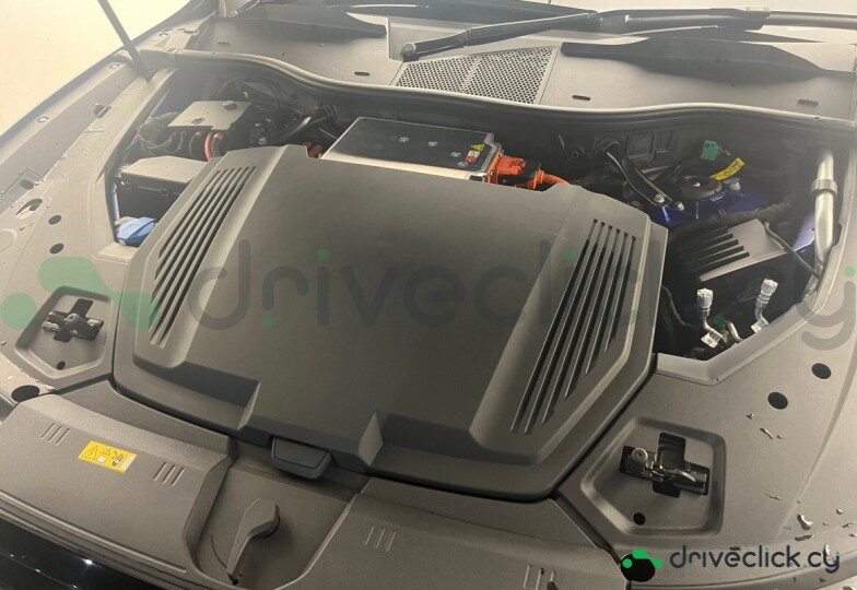 Audi Q8 Sportback e-tron Синий