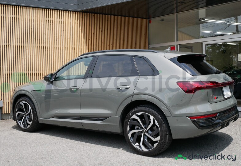 Audi Q8 e-tron Grey